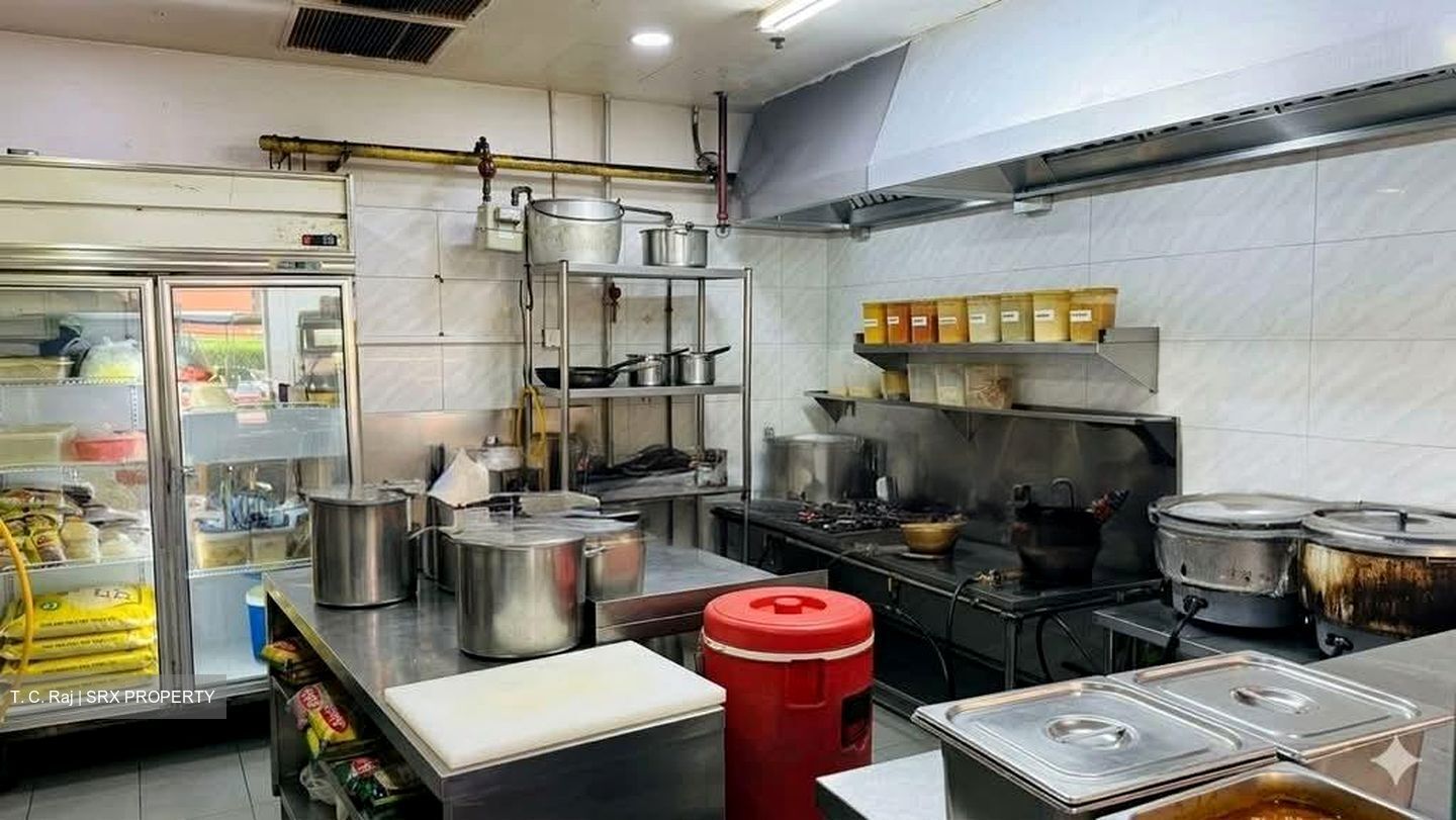 Jurong Inspection Centre (D22), Retail #561612051